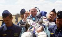 Atterrissage russi pour l'astronaute Andr Kuipers aprs 6 mois dans l'ISS
