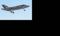 Le F-35C de srie prend son envol
