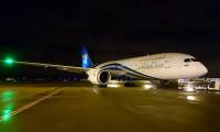 Le Boeing 787 dOman Air fait escale  Paris