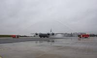 Le premier C-130J français se pose à Orléans