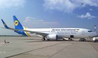 Un 737-800 d'Ukraine International Airlines s'écrase après son décollage de Téhéran, tuant ses 176  occupants