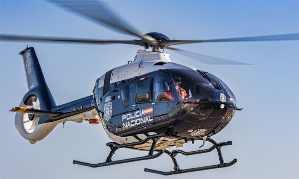 Airbus Helicopters livre les deux premiers H135 sur les 36 commands par le gouvernement espagnol 