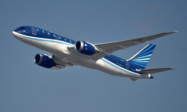 MRO : Azerbaijan Airlines confie les équipements de ses Boeing 787 à Lufthansa Technik