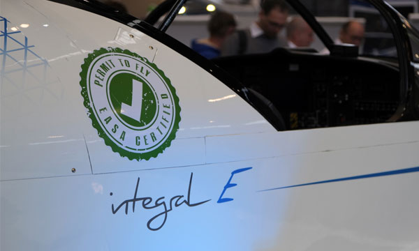 L'Integral E d'Aura Aero dcroche son  permit to fly  de l'EASA