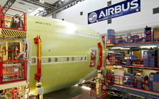 Airbus dbute lassemblage du premier A380 de British Airways