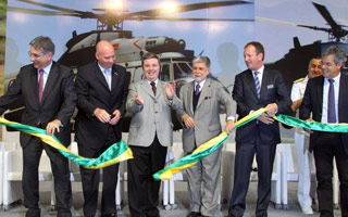 Eurocopter a inaugur sa nouvelle ligne dassemblage brsilienne