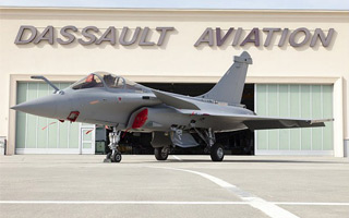 Le PDG de Dassault confiant pour lavenir du Rafale