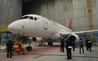 Photo : Sky Aviation inspecte son premier Superjet