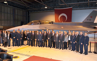 Turkish Aerospace Industries livre son dernier F-16 Block 50