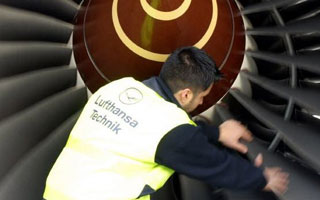 Lufthansa Technik Switzerland met la cl sous la porte