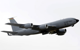 Le premier KC-135R retir du service actif