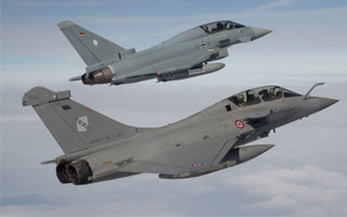Vol franco-allemand sur Rafale et Eurofighter