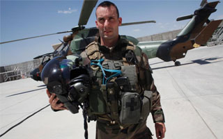 Portrait-mtier : Capitaine Brice Erbland, pilote de Tigre et commandant descadrille dans lALAT
