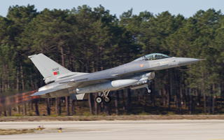 La vente de F-16 portugais  la Roumanie avance