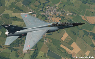 Quatre Mirage F1 CR s'envolent pour les pays baltes