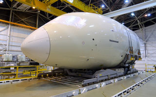 La production du premier Boeing 787-9 sacclre