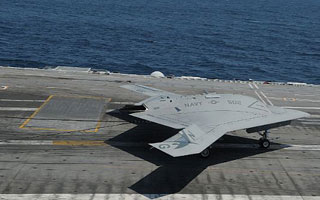 Vidéo : L'X-47B de Northrop Grumman a réalisé son premier appontage