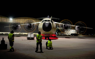 Photo : allumage des moteurs du 1er Airbus A400M destin  la Turquie