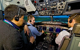 Boeing : la demande de pilotes revue  la hausse dici  20 ans 