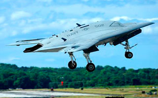 Centième vol de l’X-47B