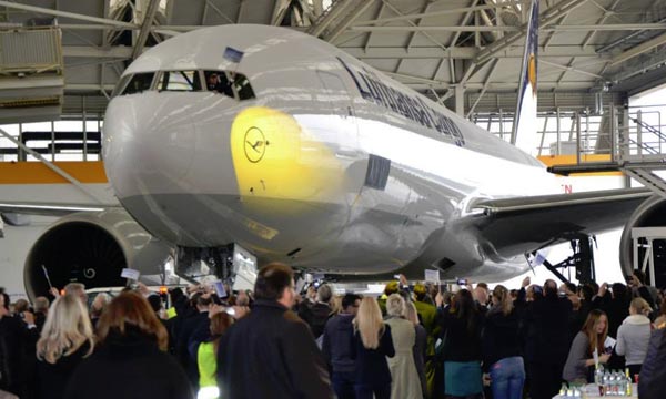 Lufthansa prsente son 1er Boeing 777F