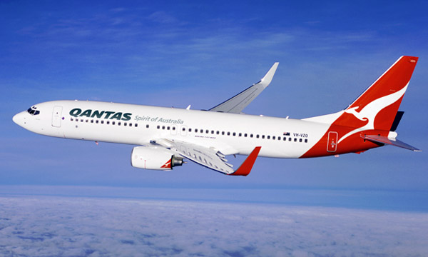 Qantas supprime 1 000 emplois et gle les salaires