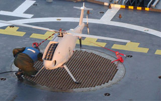 Le drone S-100 achve une nouvelle campagne  bord de lAdroit