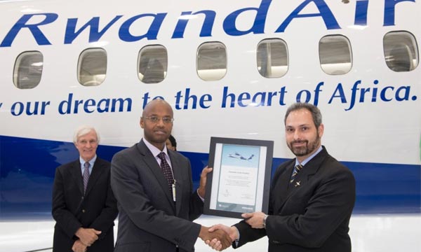 RwandAir reoit son 1er Q400 de Bombardier