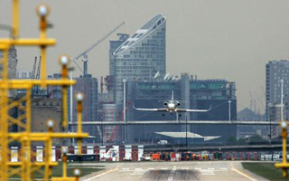 Dassault Aviation : Les Falcon 2000S et LXS certifis pour le London City Airport