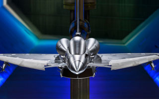 Tests en soufflerie pour les futurs rservoirs conformes de lEurofighter