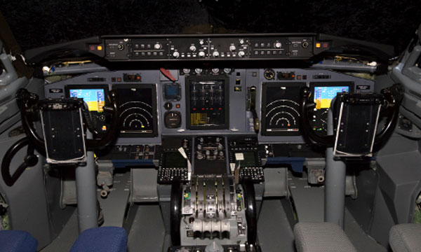 Les AWACS de lOTAN se dotent dun poste de pilotage numrique