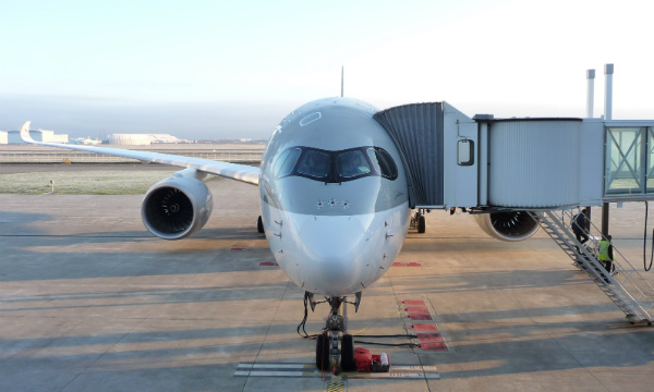 Airbus livre son 1er A350  Qatar Airways