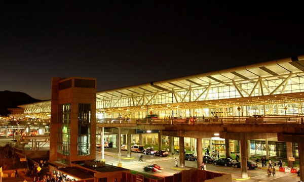 Vinci Airports, ADP et Astaldi remportent la concession de laroport de Santiago du Chili 