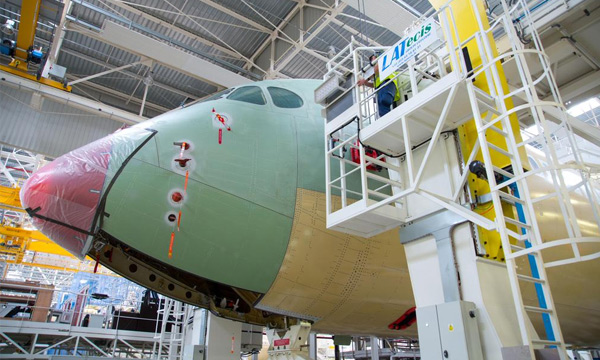 Photo : Le 1er Airbus A350 destin  TAM Airlines entre en assemblage final