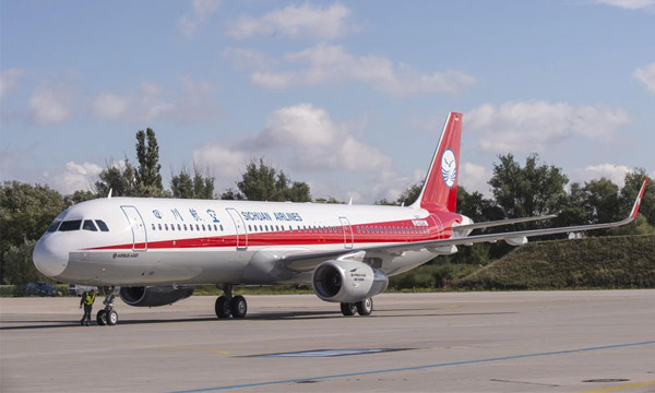 Sichuan Airlines reoit son 100me Airbus