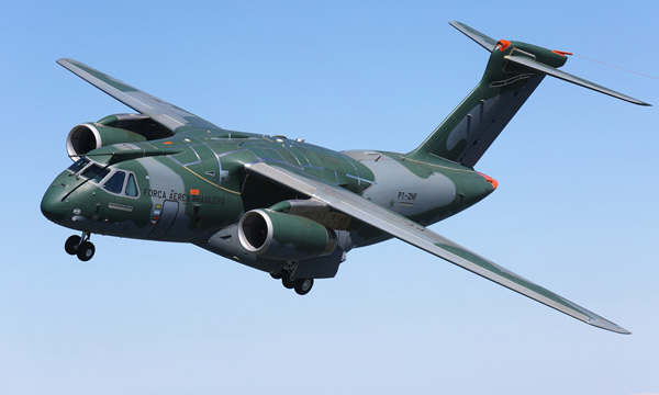 Le KC-390 d'Embraer effectue son second vol