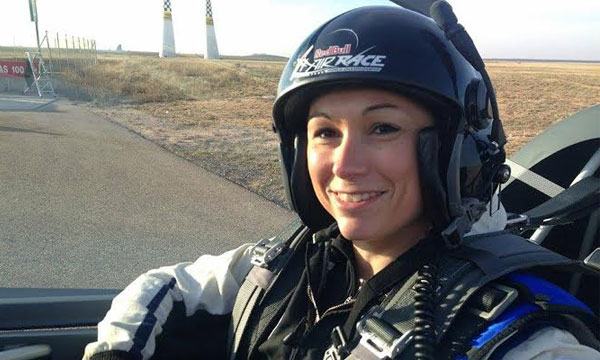 Mlanie Astles : la premire pilote des Red Bull air races