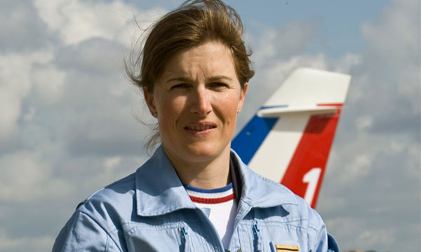 Rencontre avec Virginie Guyot, leader de la Patrouille de France 2010 et ancienne pilote de chasse sur Mirage F1