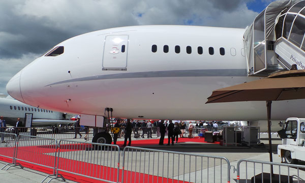 Visite du premier Boeing 787-8 VVIP amnag par Kestrel et Greenpoint