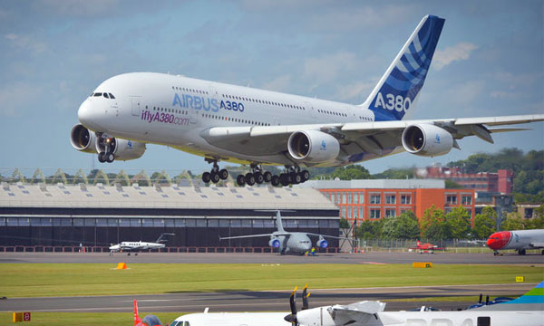 Airbus rduit les cadences de production de l'A380  un par mois