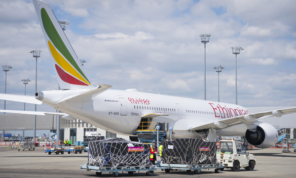 Ethiopian Airlines et la Fondation Airbus utilisent un A350 pour transporter de l'aide humanitaire