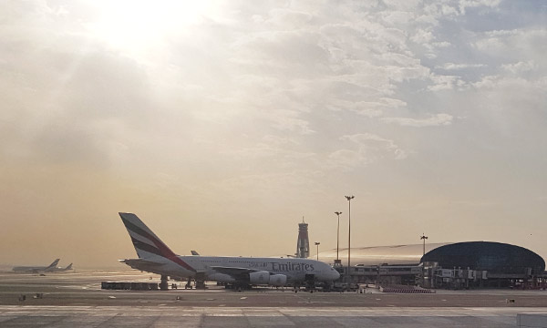 Emirates affiche un bnfice net annuel en chute, plomb par des  vnements dstabilisateurs 