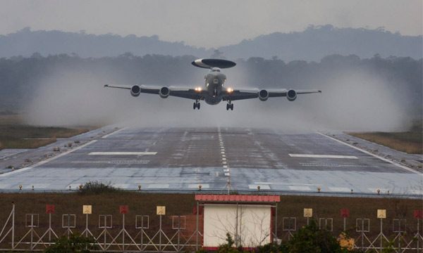 Les E-3F AWACS de l'Arme de l'air vont tre dots d'une liaison de donnes amliore