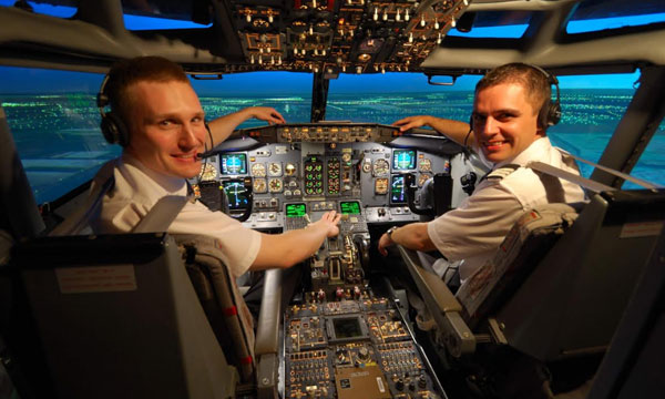 AirBaltic ouvre son centre de formation de pilotage et cherche ses futurs pilotes