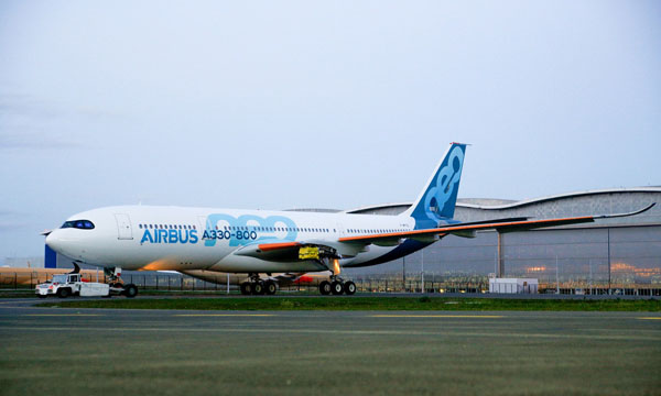 Le premier Airbus A330-800 reoit sa livre