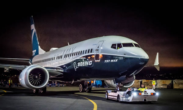 Le Boeing 737 MAX 7 sort de sa ligne d'assemblage