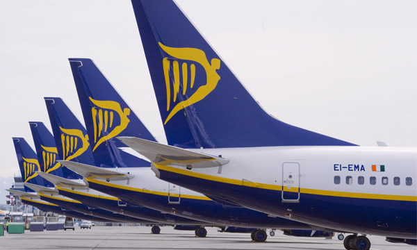 Ryanair supprime 3000 emplois pour survivre, le personnel navigant principalement touch