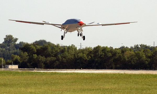 Le drone ravitailleur de Boeing s'envole