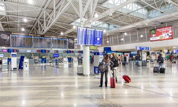 Les aéroports européens retrouvent de la vigueur sans que les menaces soient levées