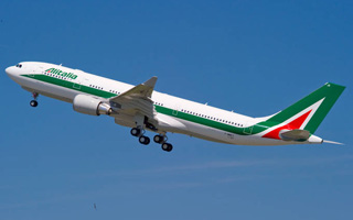 Alitalia rceptionne son premier Airbus A330-200 neuf